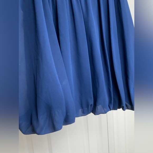 GRACIA Blue Sleeveless with 3-D Flowe Detail - Picture 3 of 7